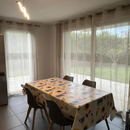Le Leman Apartment *
